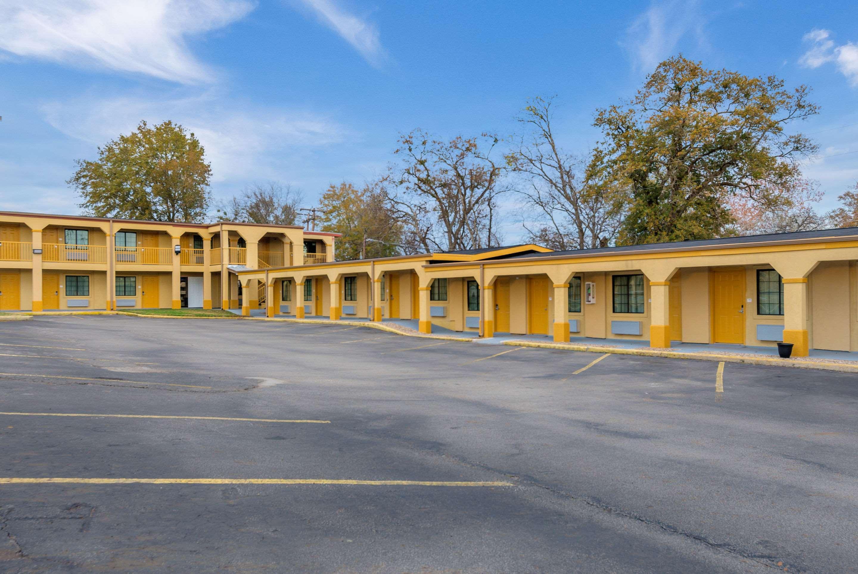 Hotel Super 8 By Wyndham Palestine Tx Esterno foto