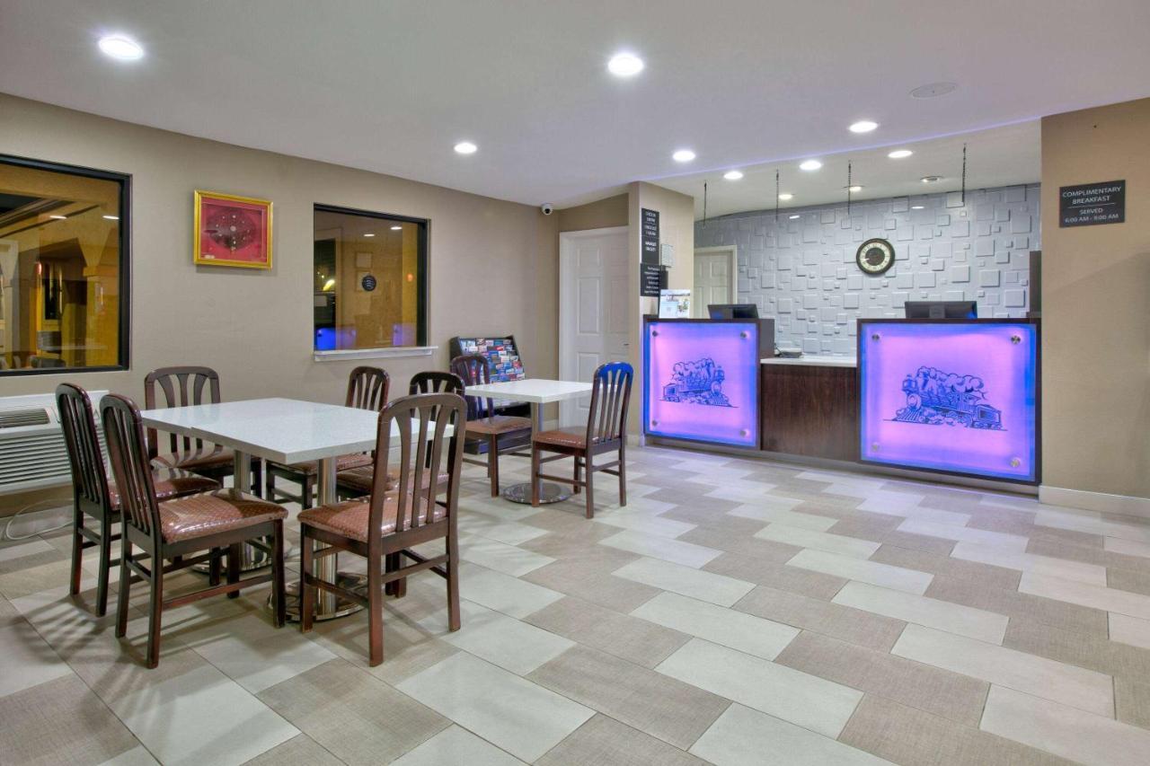 Hotel Super 8 By Wyndham Palestine Tx Esterno foto